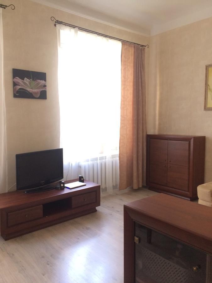 2-Kh Kom-Ia Kvartira V Tsentre Odessy Odessa Buitenkant foto